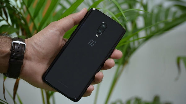 দাম বেশি হলেও কী সমস্যা থাকছে OnePlus এর 5G ফোনে? দাম বেশি হলেও কী সমস্যা থাকছে OnePlus এর 5G ফোনে?