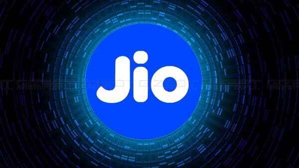 ফের জিও ধামাকা! নতুন প্ল্যানে প্রতিদিন মিলবে ২.৫ জিবি ডেটা ফের জিও ধামাকা! নতুন প্ল্যানে প্রতিদিন মিলবে ২.৫ জিবি ডেটা